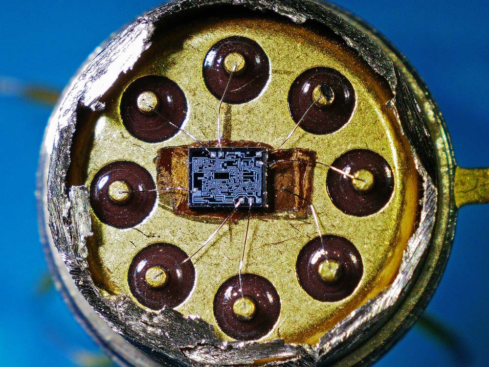 HA2525 integrated circuit detail