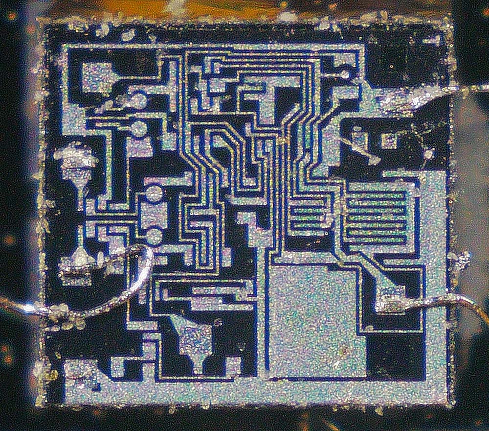 Detail of unknown multi-chip integrated circuit
