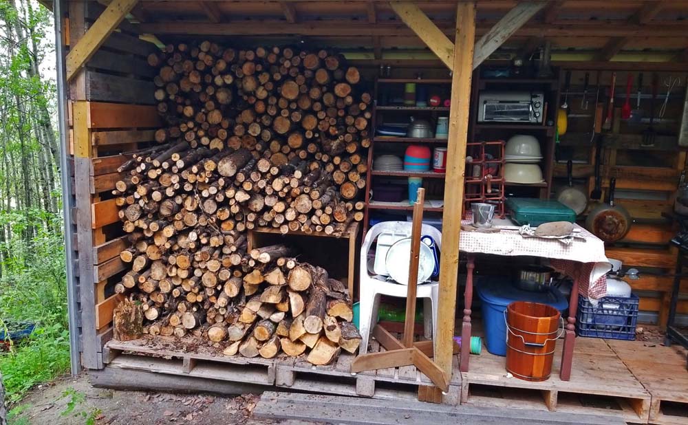 Recycled pallet shed in use